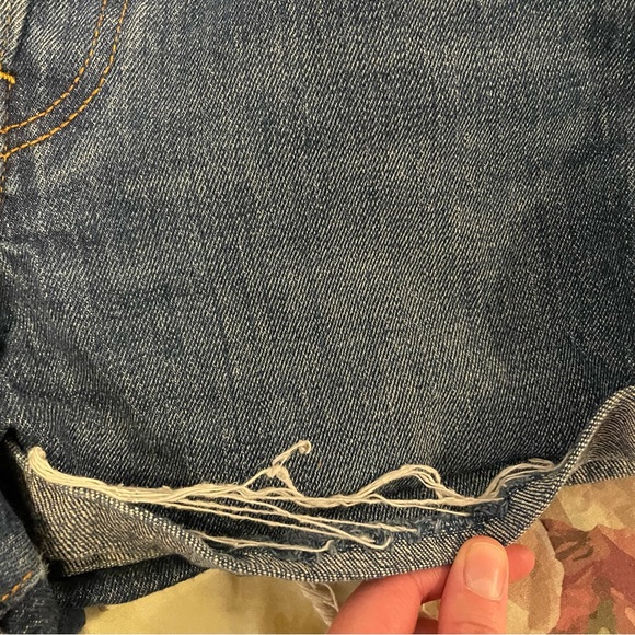 Levi's Wedgie Shorts size 28 - Picture 4 of 5